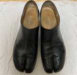 maison margiela leather tabi slippers