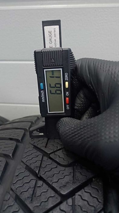 2x 235/45R18 PIRELLI Sottozero 3 bieżnik 6,61 mm zima 2022