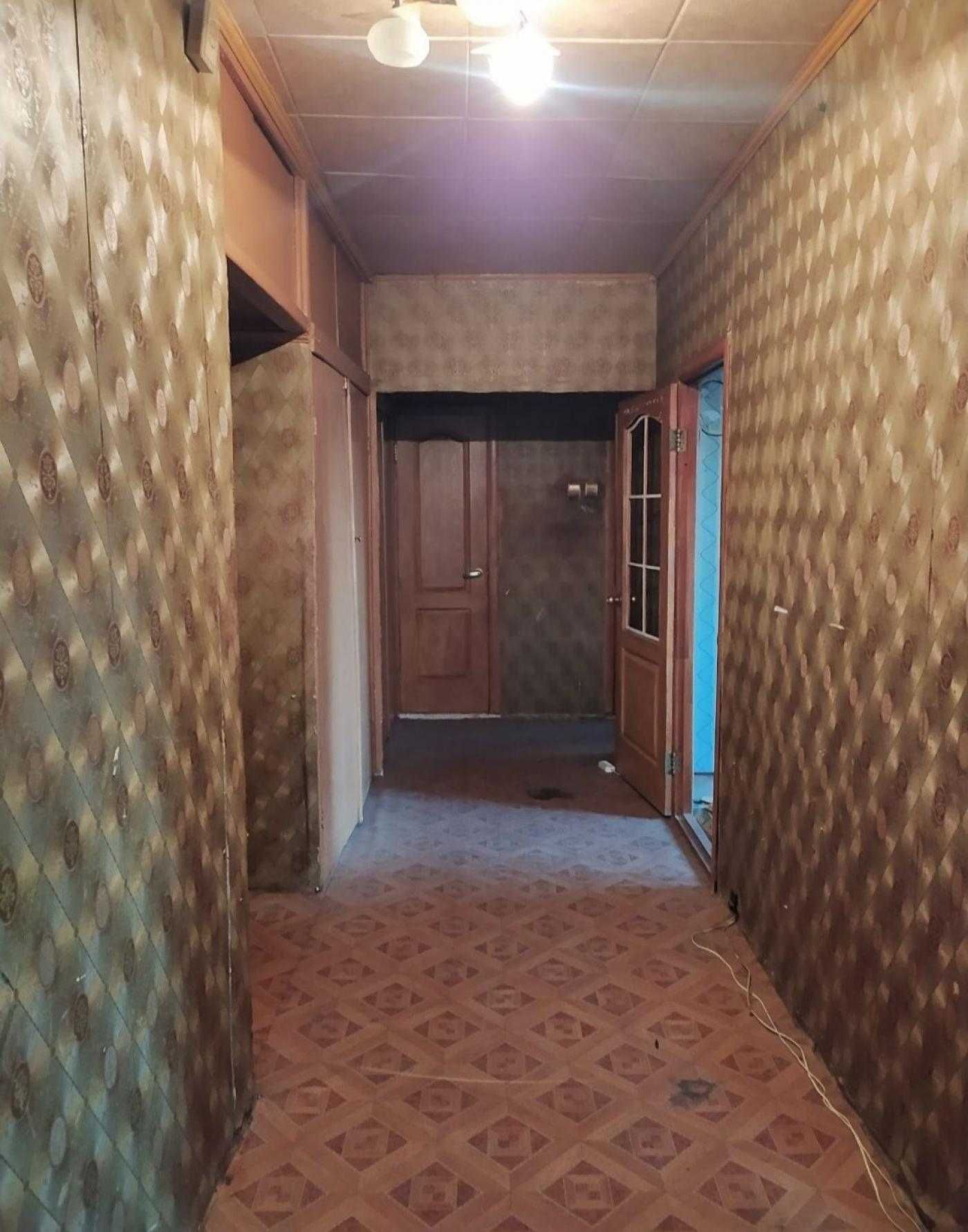 Продам 4 комнатную Палия 96 цена 35000долларов