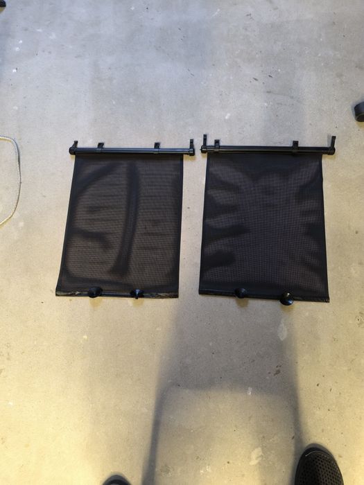 Rolety  przeciwsłoneczne  samochodowe  używane 2 szt