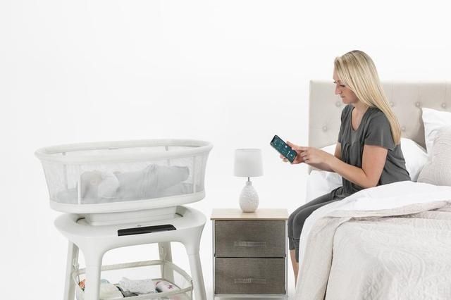 mamaRoo bassinet
