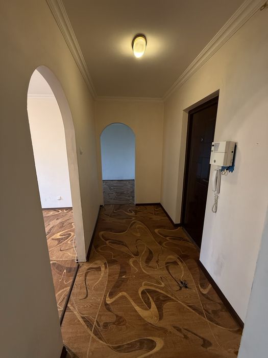 Продаж гарненької  квартири на Митниці