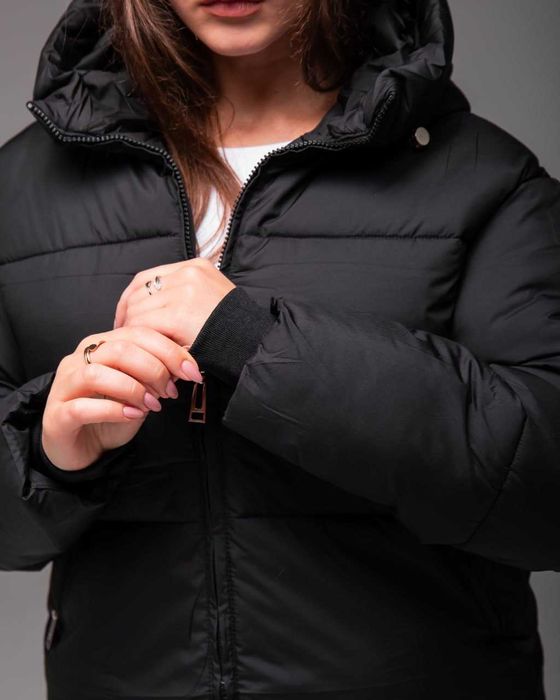 Стильная женская куртка