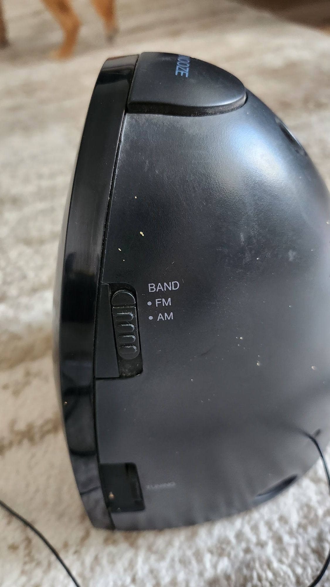 Radiobudzik AIWA.
