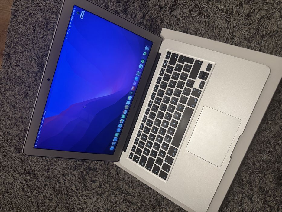 Macbook Air z 2017, 13 calowy, 8GB RAM, 256GB 157 cykli