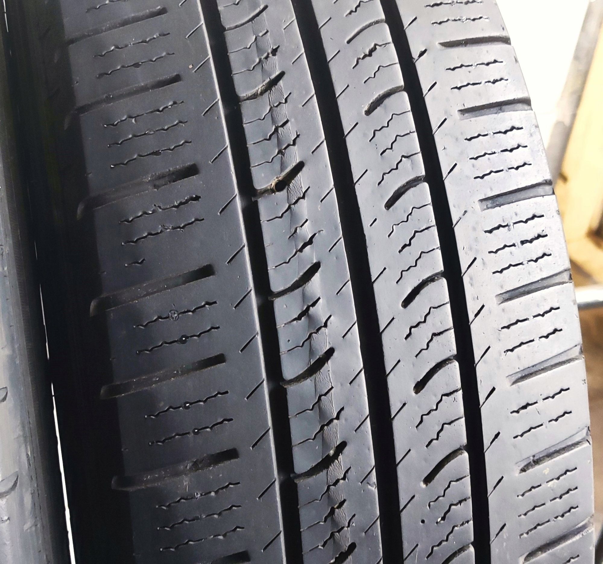 Opona 205/65/16c Pirelli 6,52mm 2szt.=350zł C