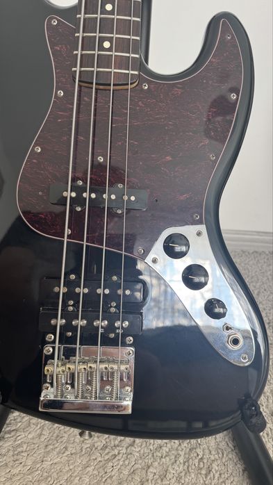 Piekny Fender Jazz Bass Meksyk