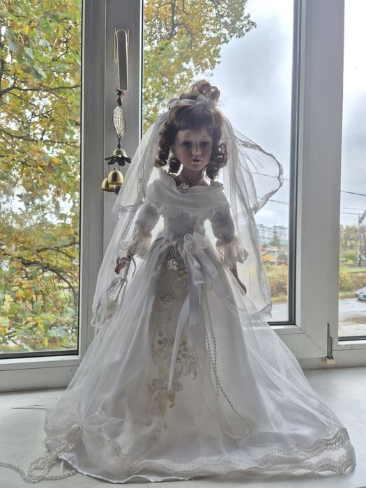 Порцелянова лялька-наречена