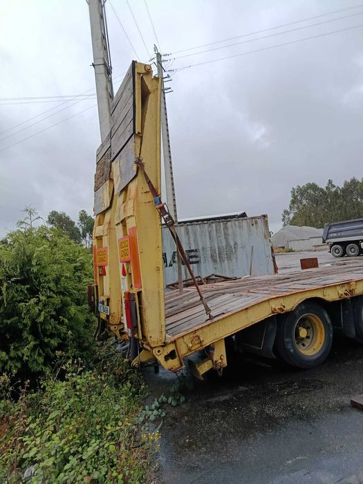 Semi-reboque: Porta-máquinas