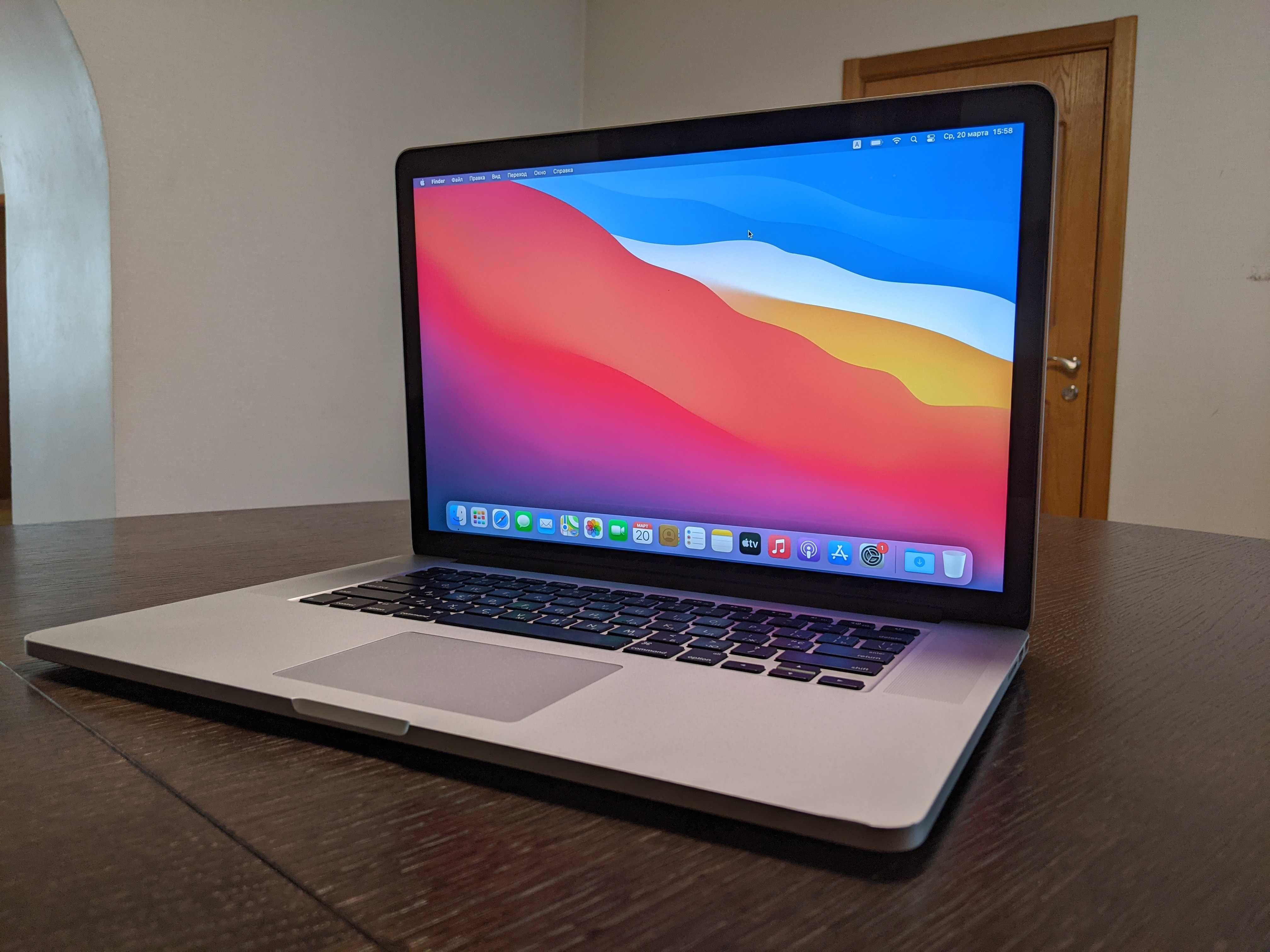 MacBook Pro 15' i7/16GB RAM/1TB SSD