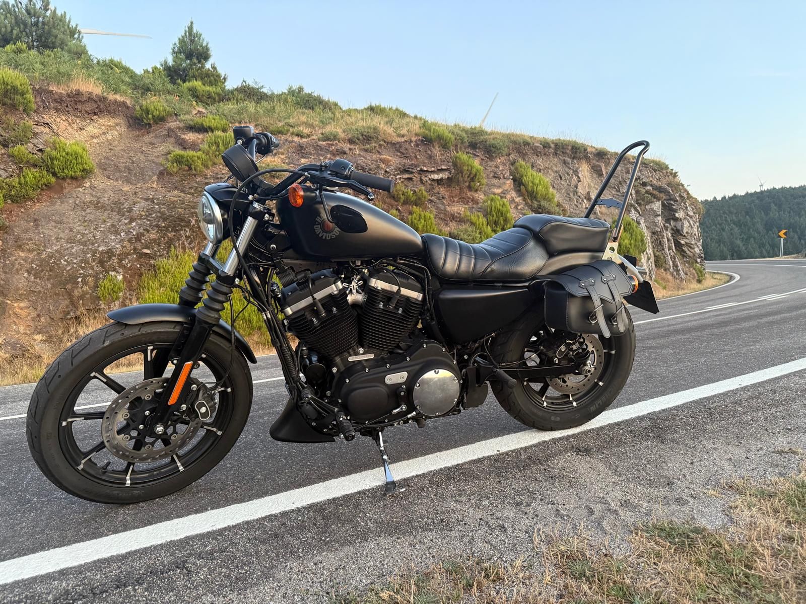 Harley Davidson 883 iron Sportster 2019