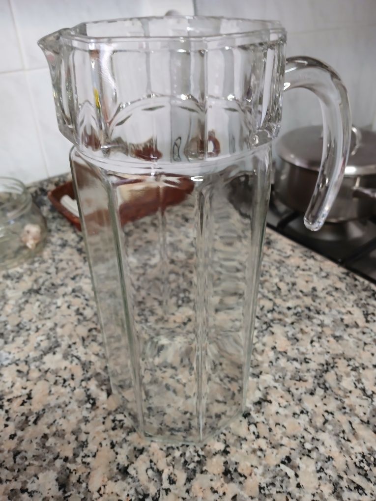 Jarro em vidro  com várias funcionalidades