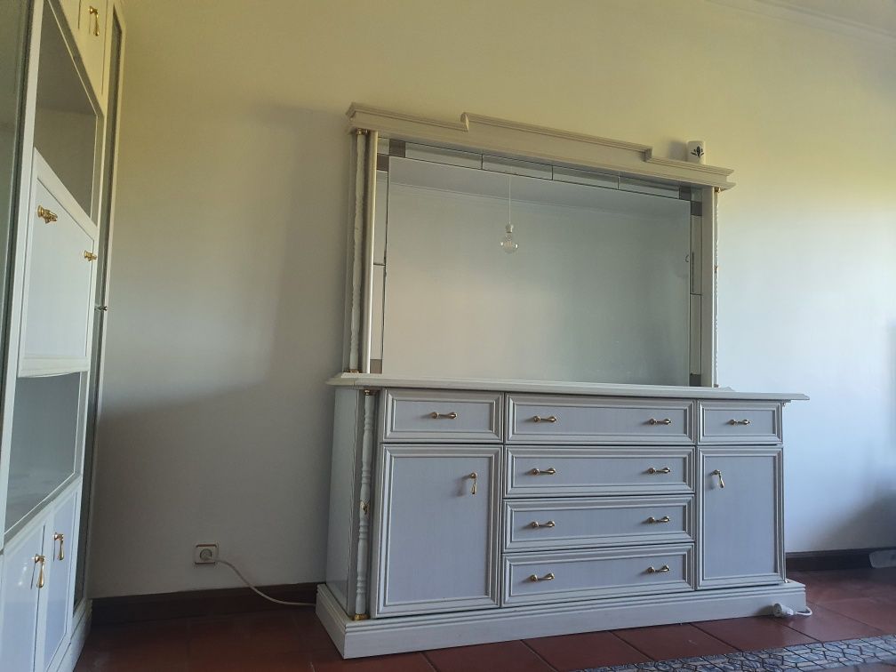 Conjunto mobília  de sala branca e Dourada