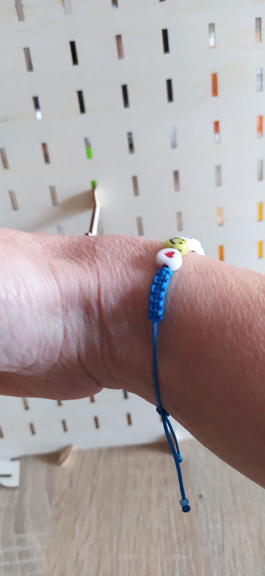 Bransoletka handmade niebieska z napisem smile ręcznie robiona