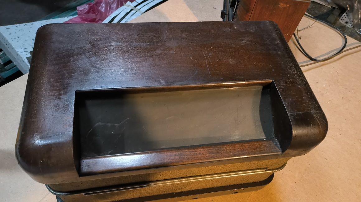 Starodawne radio lampowe IRON