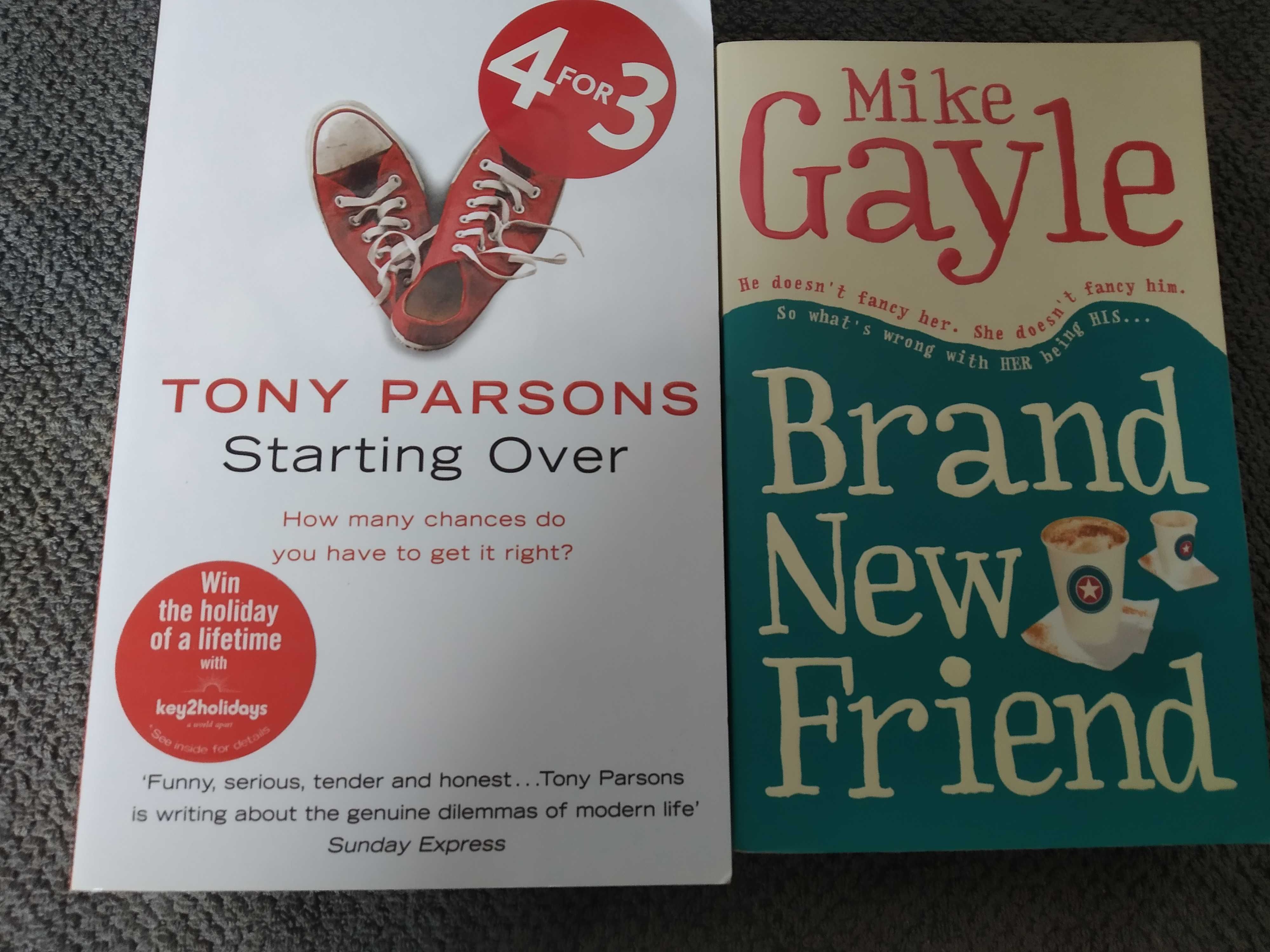 Livro house of furies e livros de Mike gayle e Tony parsons