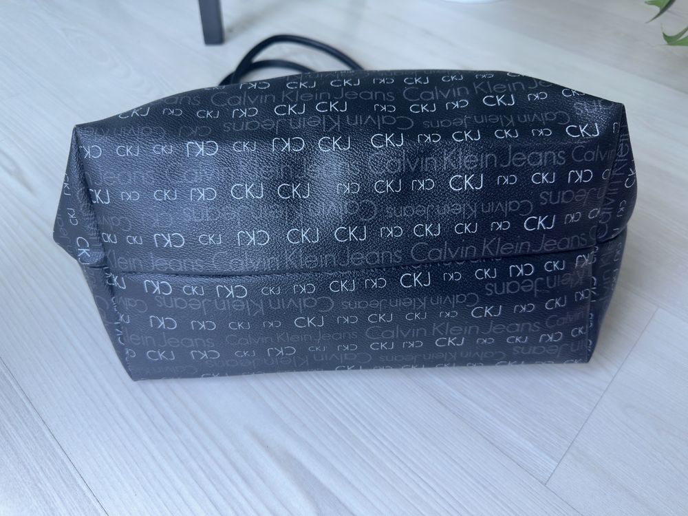 Torebka duża a4 calvin klein czarna torba