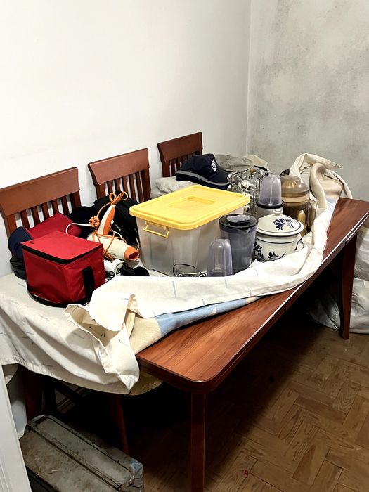 Mesa de Jantar + 8 Cadeiras - URGENTE