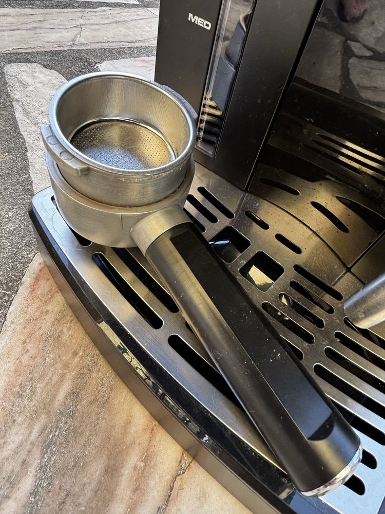 Máquina de café Saeco Estrosa