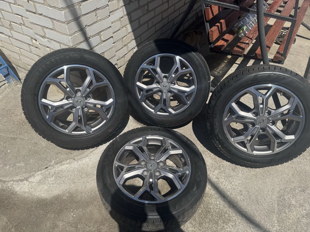 Диски з датчиками і зимовою резиною R16 205 55