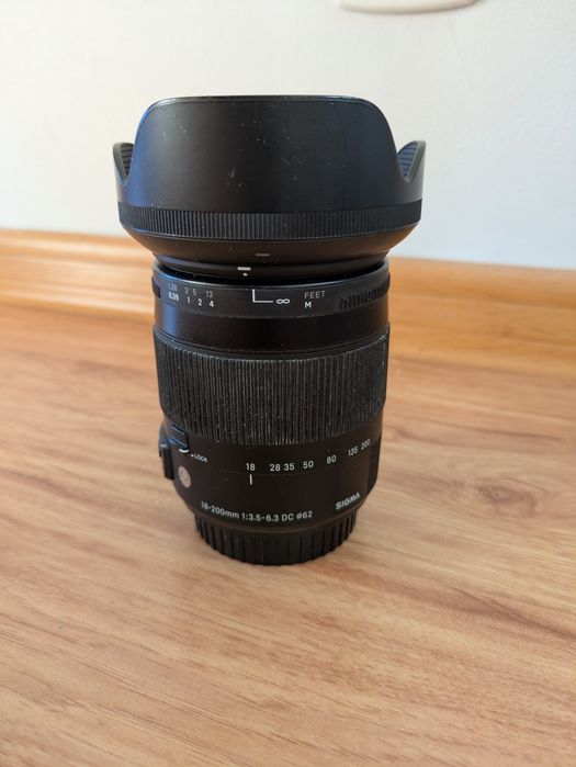 Obiektyw sigma 18-200mm 3.5-6.3f DC na mocowanie Canon ef