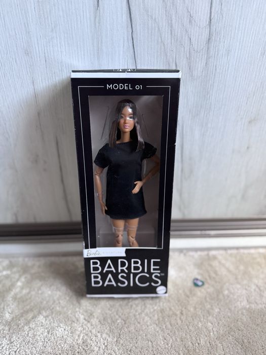 Lalka barbie Basics/  01/ doll /