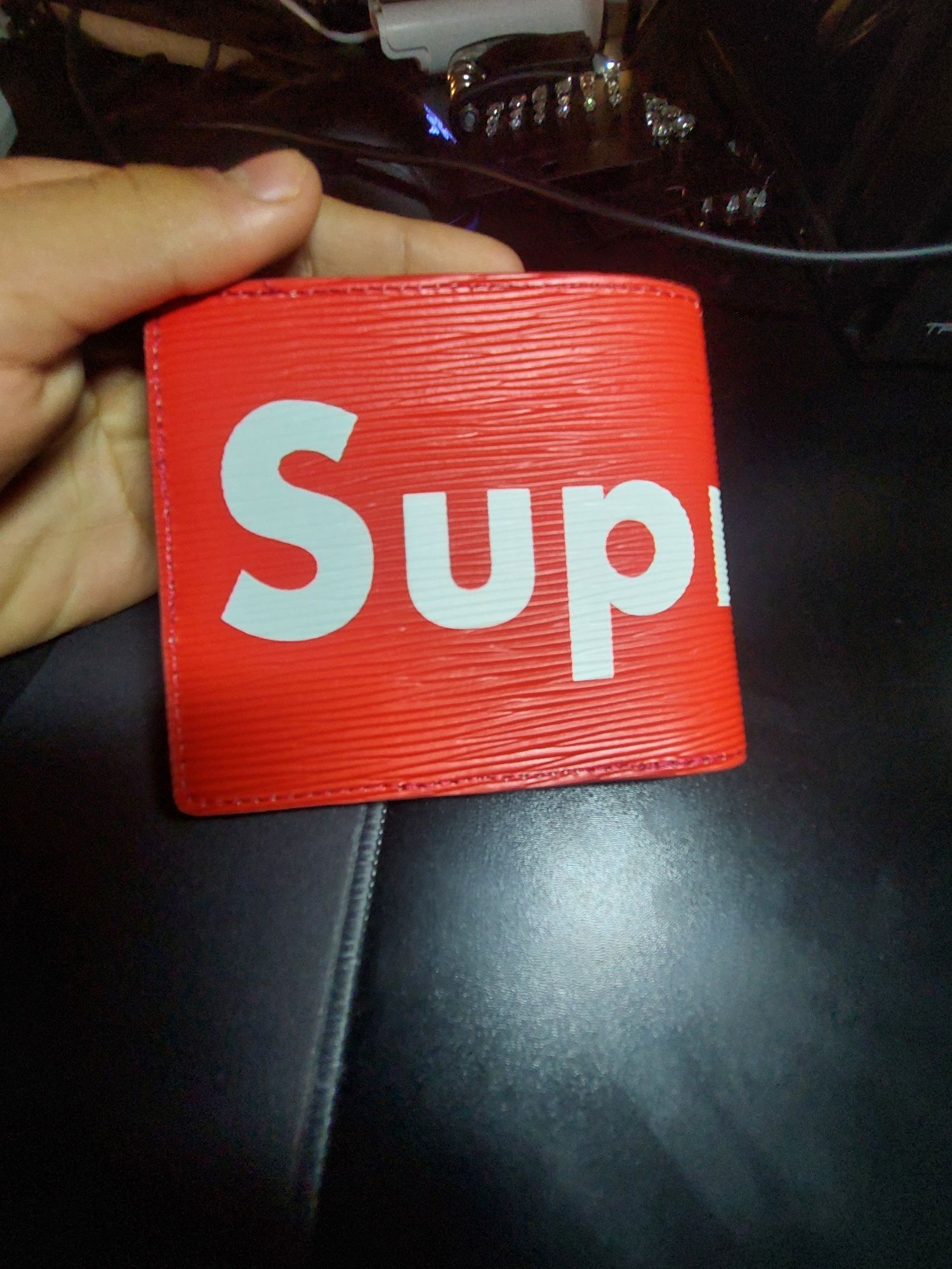 Carteira louis vuitton com supreme
