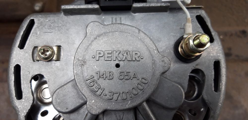 Генератор на 402 двигатель ПЕКАР новый