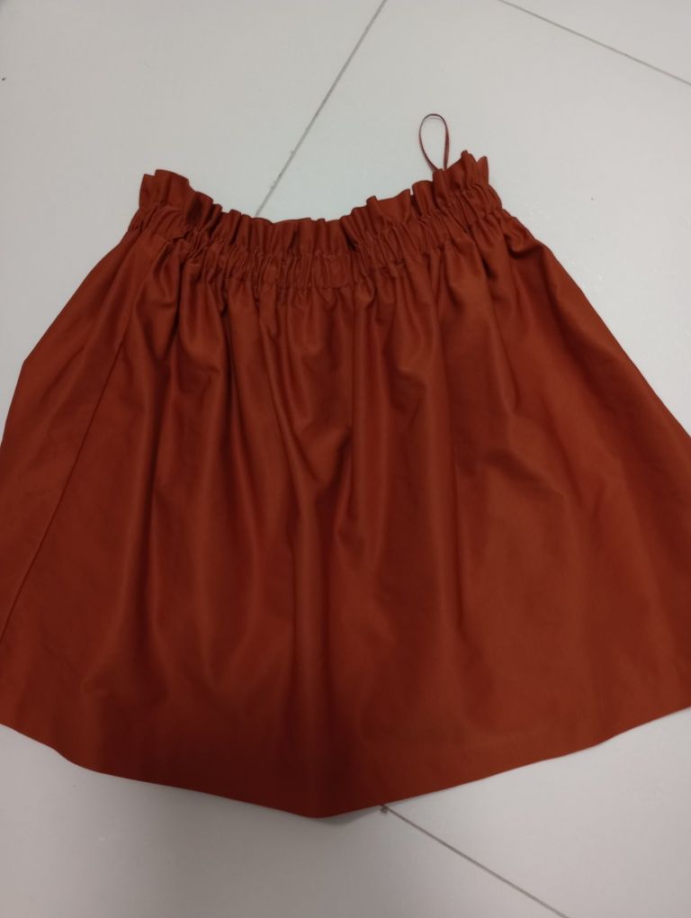 Przepiękna brązowa karmelowa błyszcząca spódnica Zara marszczony pas