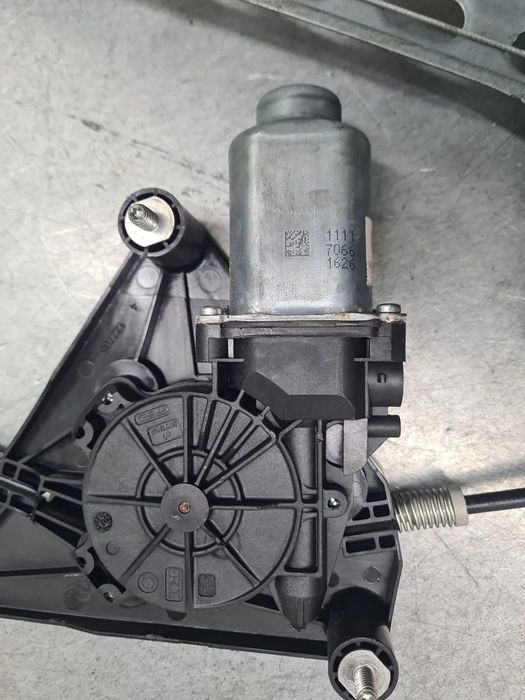 Elevador vidros frente esquerdo PEUGEOT 108