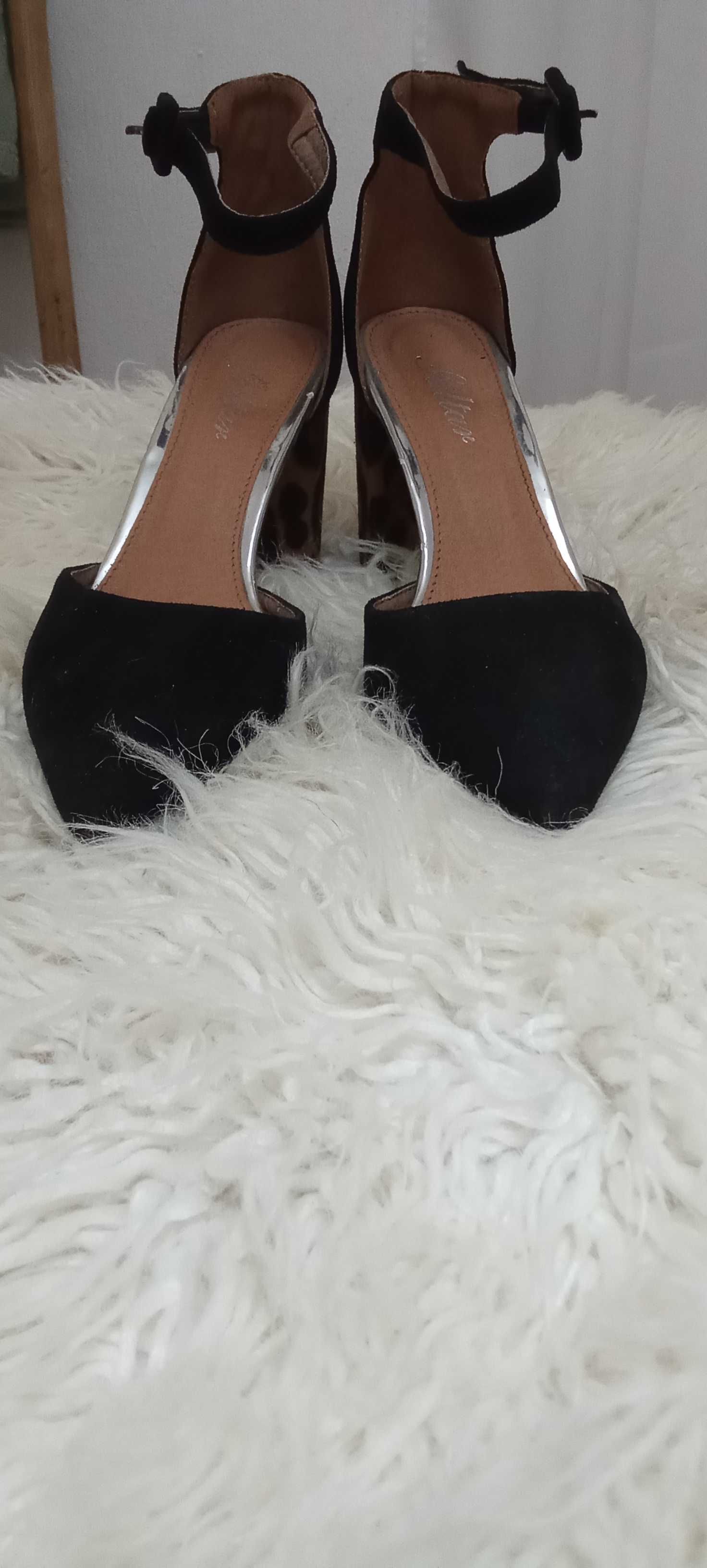 Sapatos tigresa usados 1 vez