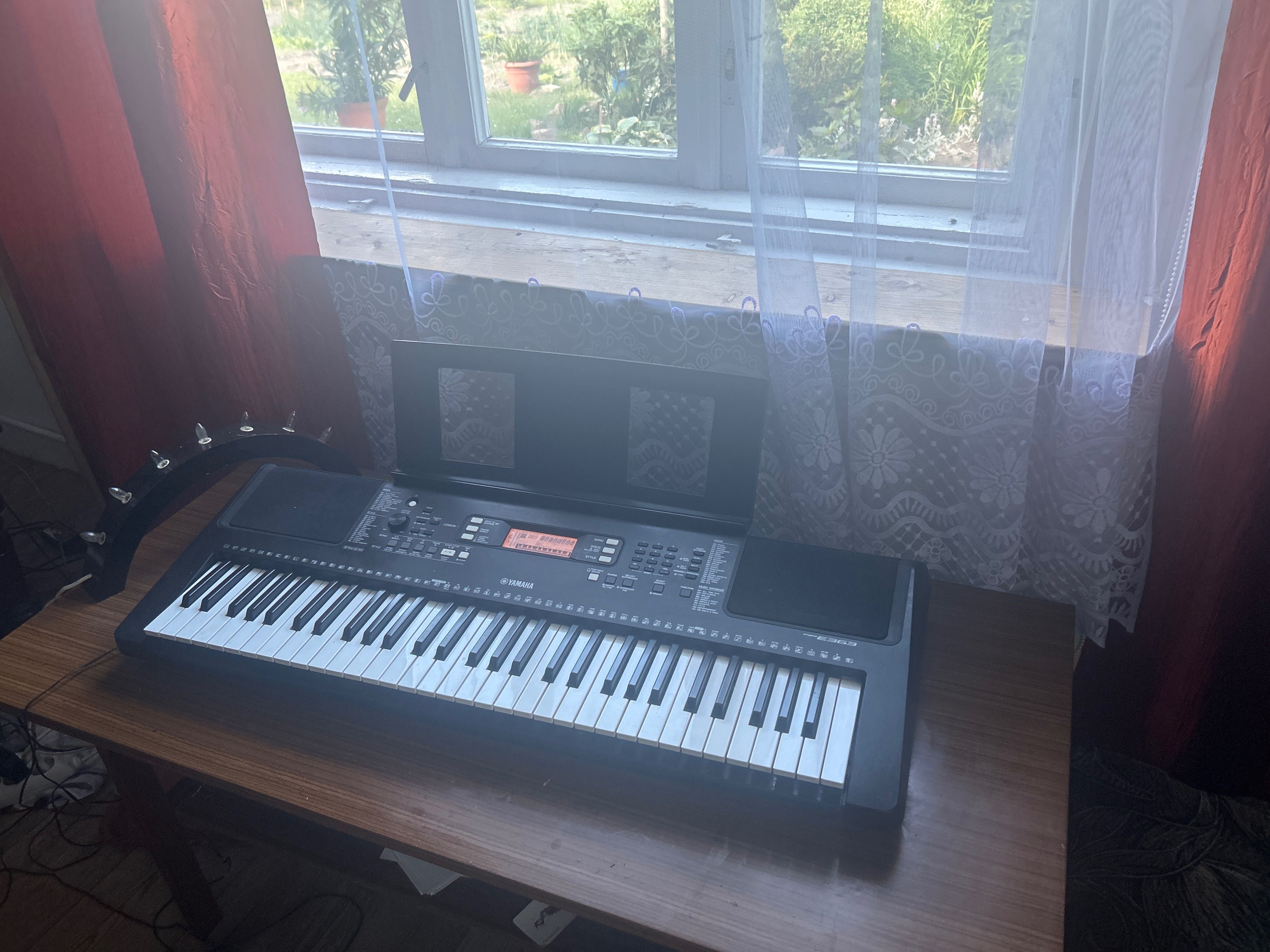 Keyboard Yamaha PSR E363