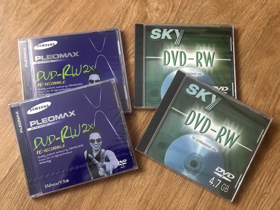 4 DVD-RW 4.7 GB Samsung e Sky