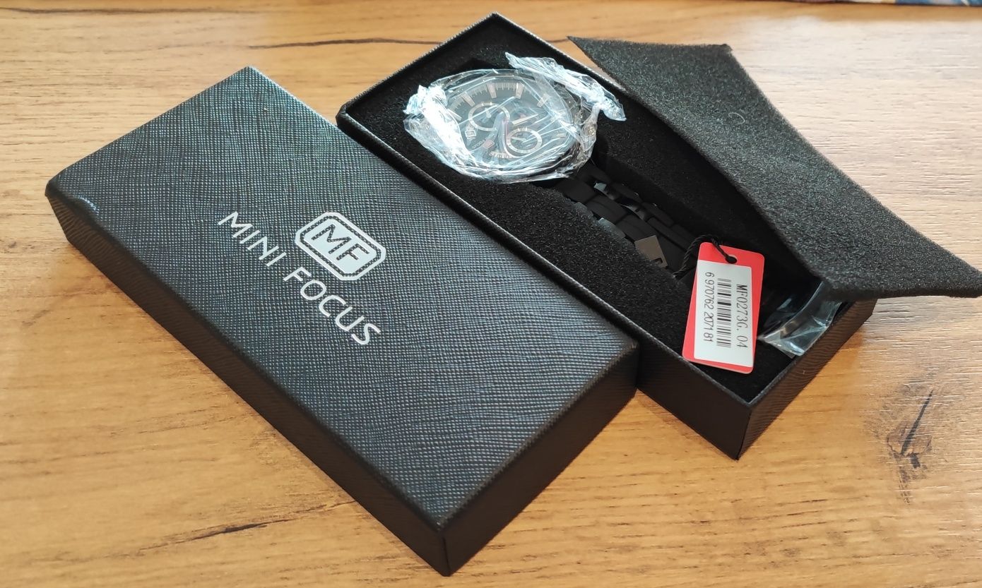 Minifocus zegarek z chronografem datownikiem japoński mechanizm HIT
