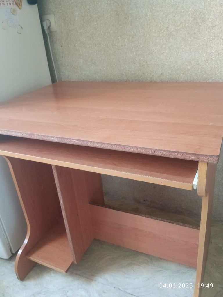Комп'ютерний стіл недорого 500 грн 60×80
