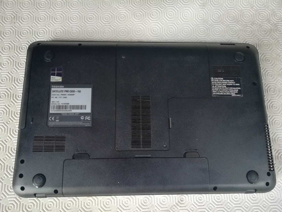 Toshiba Satellite L850-1P9 (Branco) & Pro C850-19J (Preto)-Para Peças