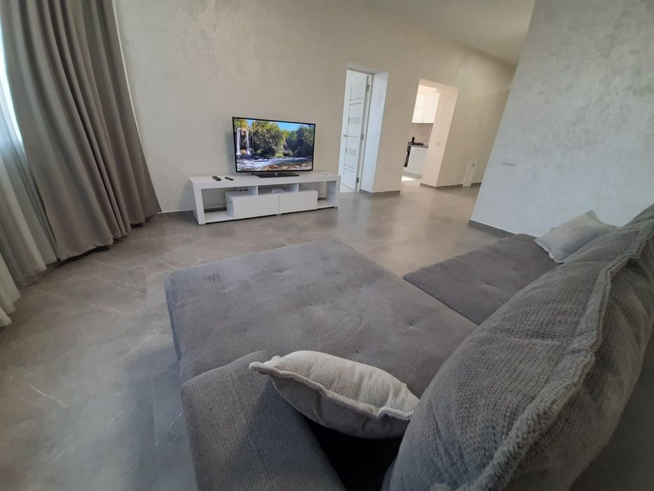 Нова 3 кімн. кв. в самісінькому центрі міста з приват. парковкою.