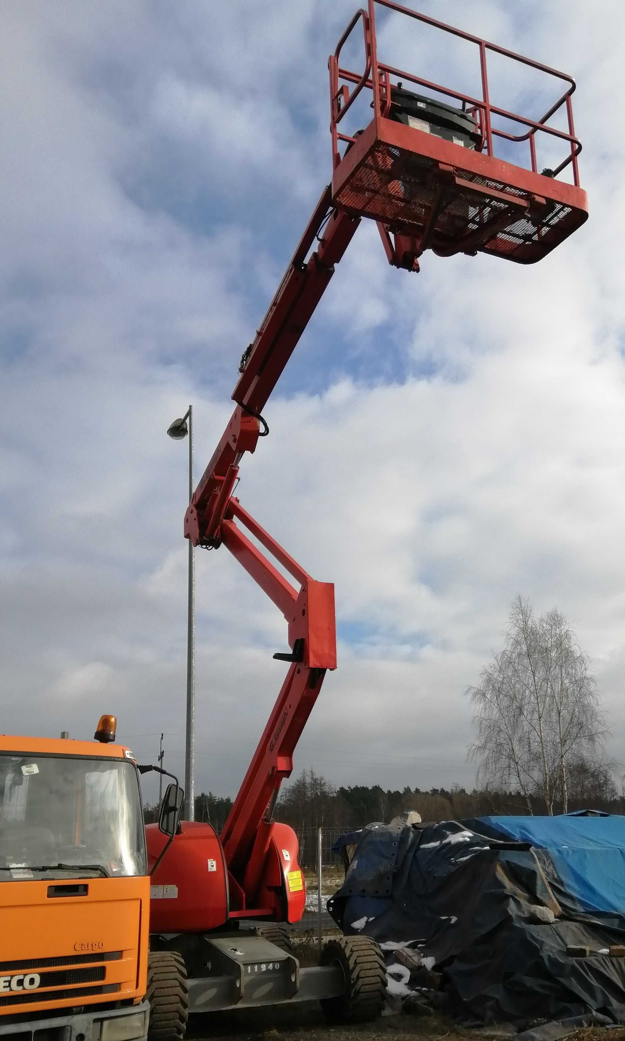 Wynajem wypożyczalnia usługi podnośnik koszowy JLG bez operatora 18m