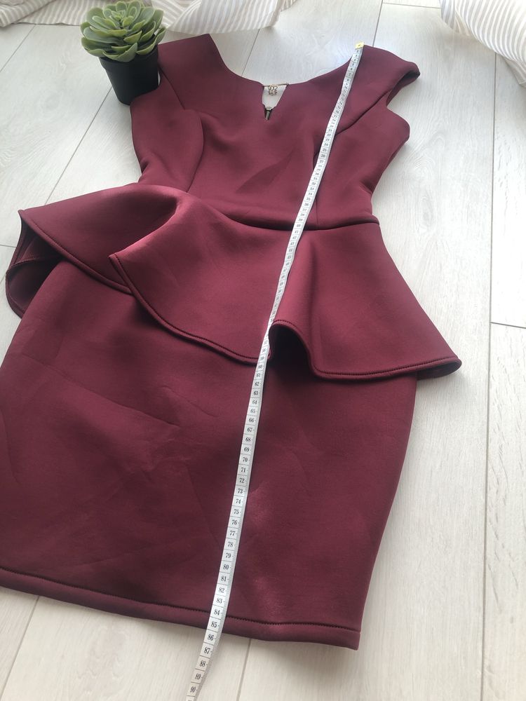 Sukienka bordowa burgundowa z pianki z baskinka S 165 vubu
