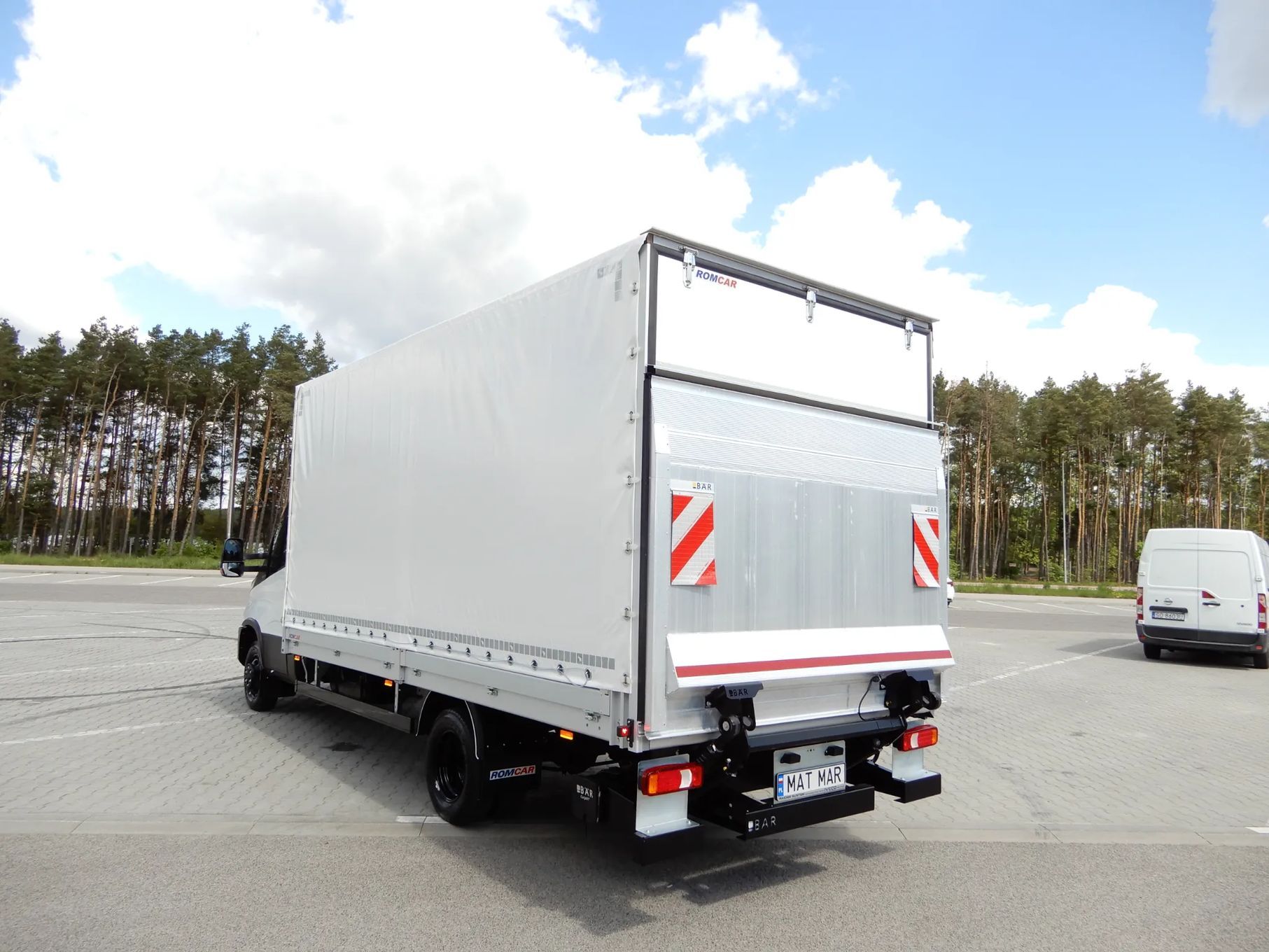 Iveco DAILY 50C18 FIRANA Skrzynia 4.97 Cm 10 E.Palet + Wida Załadowcza BÄR 1500 Kg Full Led Stan Faktyczny NOWY POLECAM !!!  100 % Bezwypadkowy ! Oryginał Lakier ! Salon PL ! Gwarancja Przebiegu