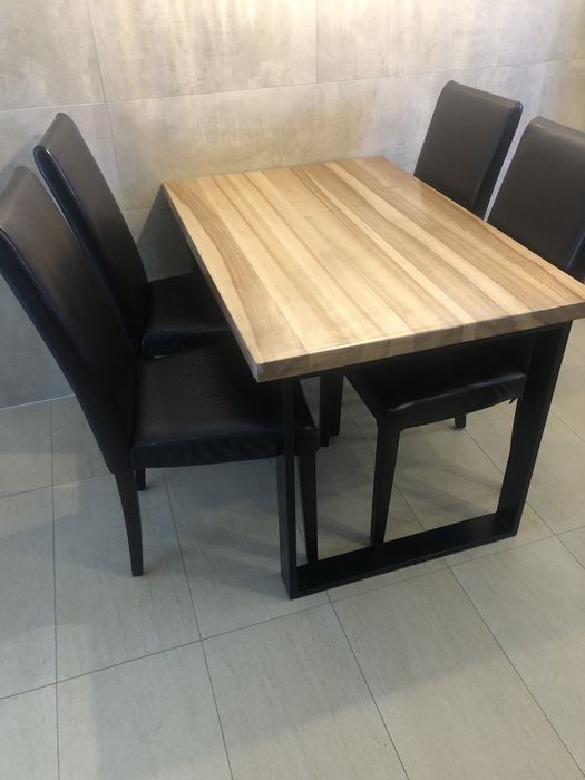 Krzesła cztery do kadalni