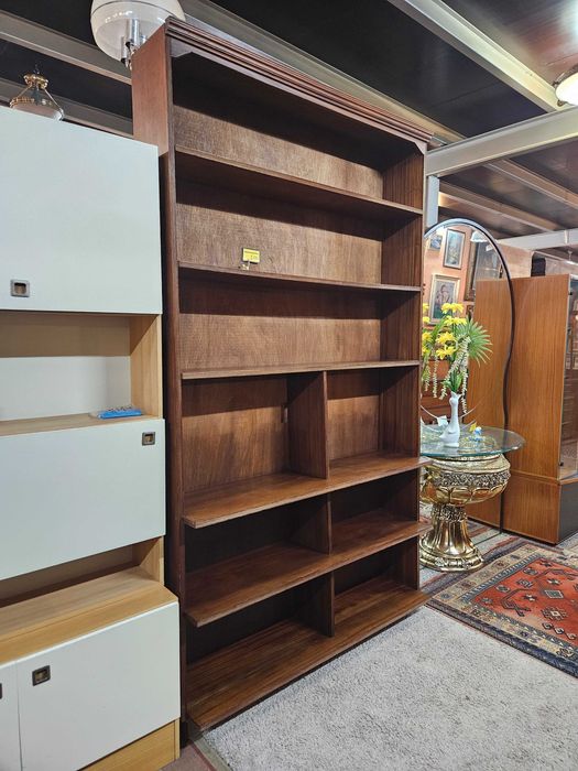 Móvel / estante em madeira - óptimo estado geral