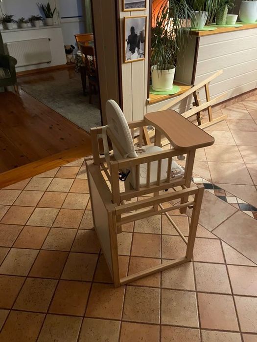 Krzesełko do karmienia 2w1