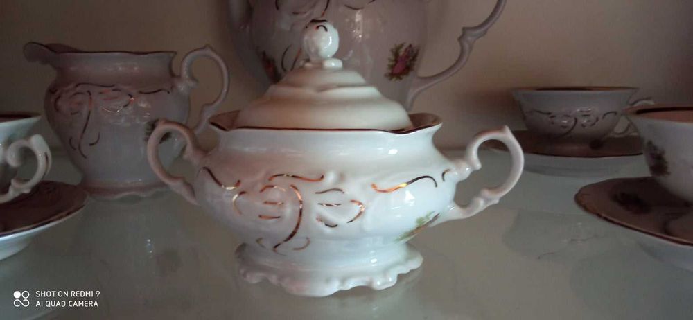 Zestaw porcelany Wałbrzych widoczny na zdjęciu