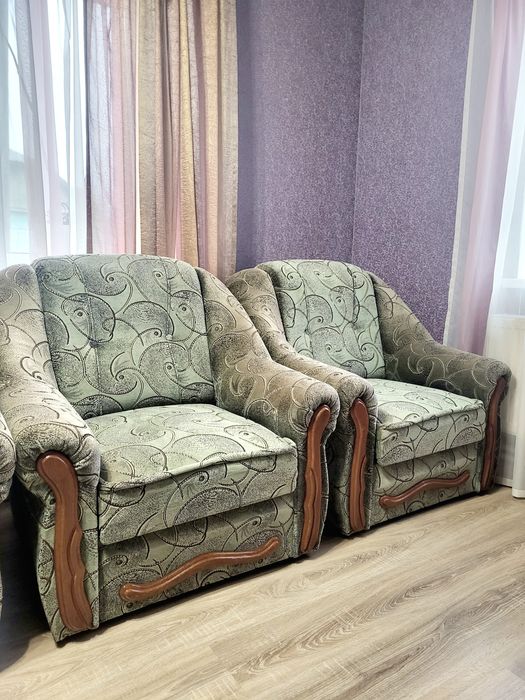 Продам 2 розкладних крісла!