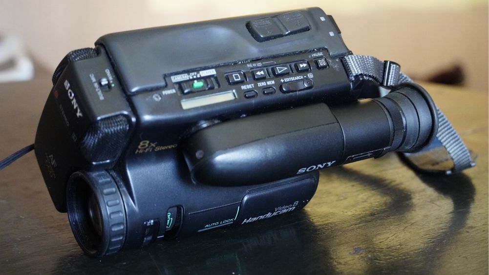 Zestaw Kamera Sony Handycam 8 mikrofon torba zasilacz akumulatory CCD