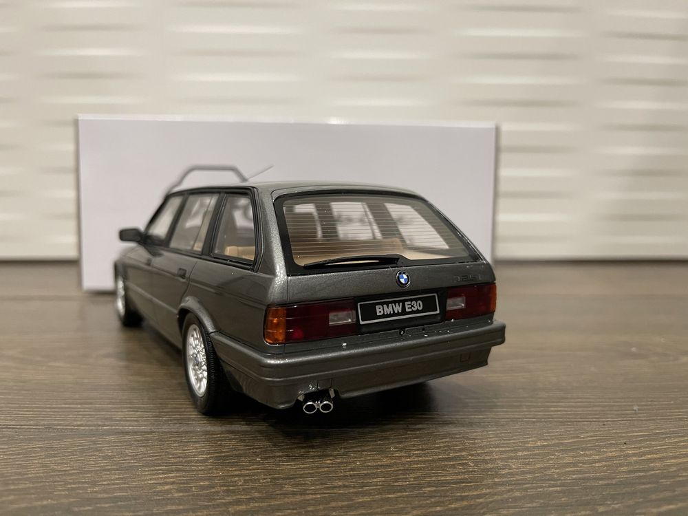 Модель 1:18 OttOmobile BMW E30 325i Touring