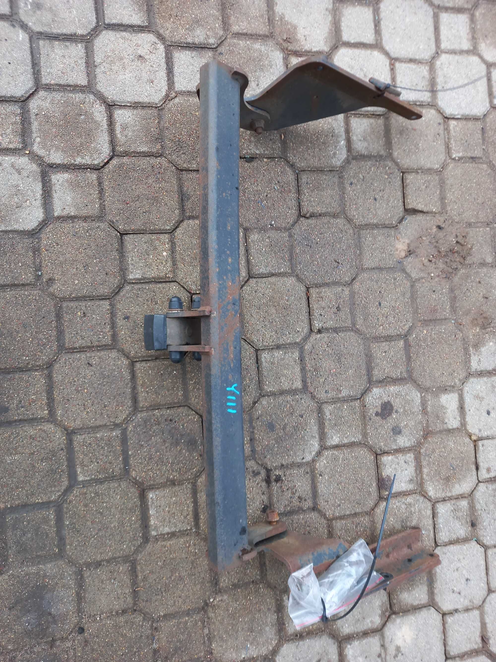 Toyota Yaris III hak holowniczy z instalacja modułem