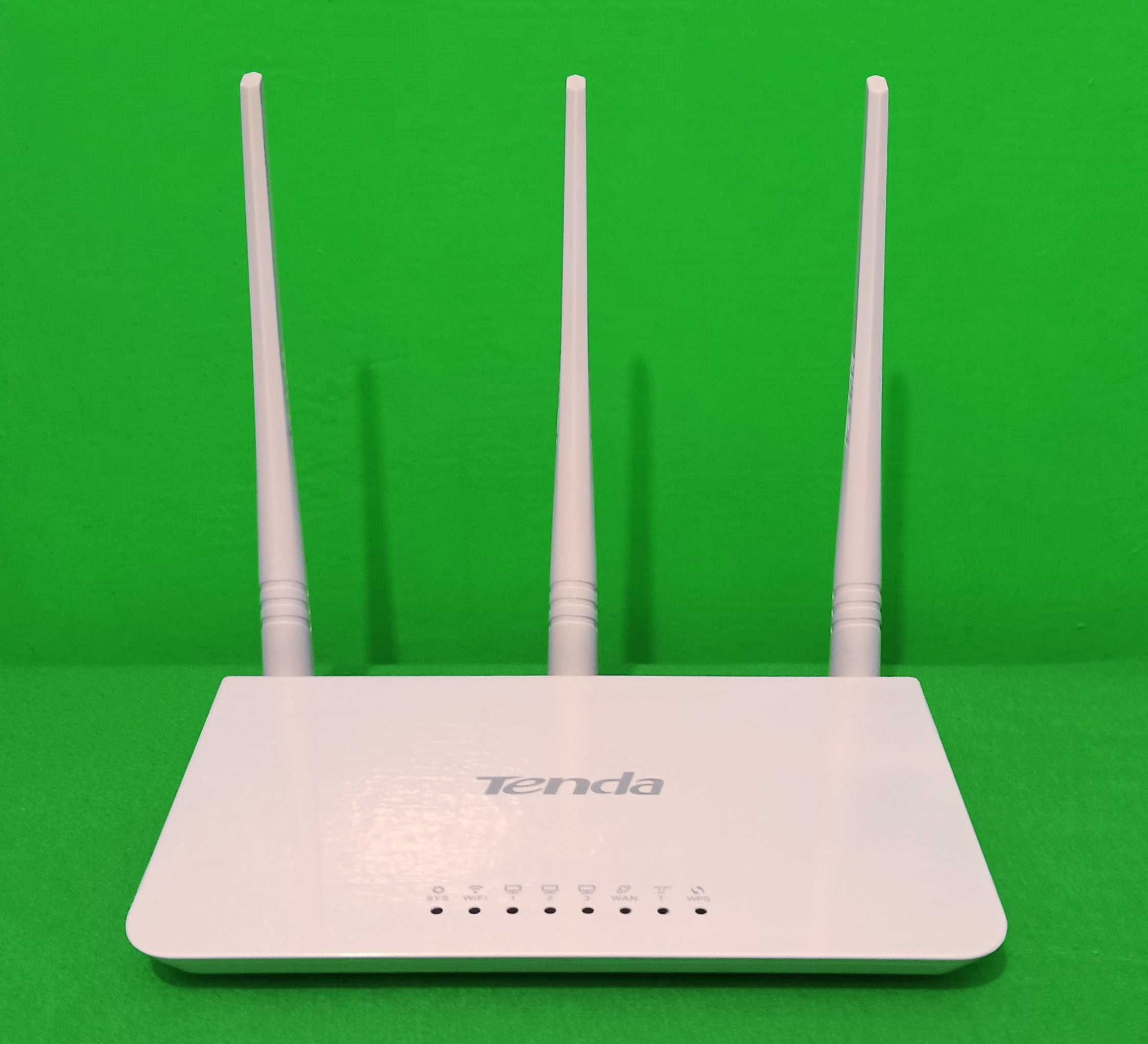 Wi-Fi роутер Tenda F3 300 Мбит/с.