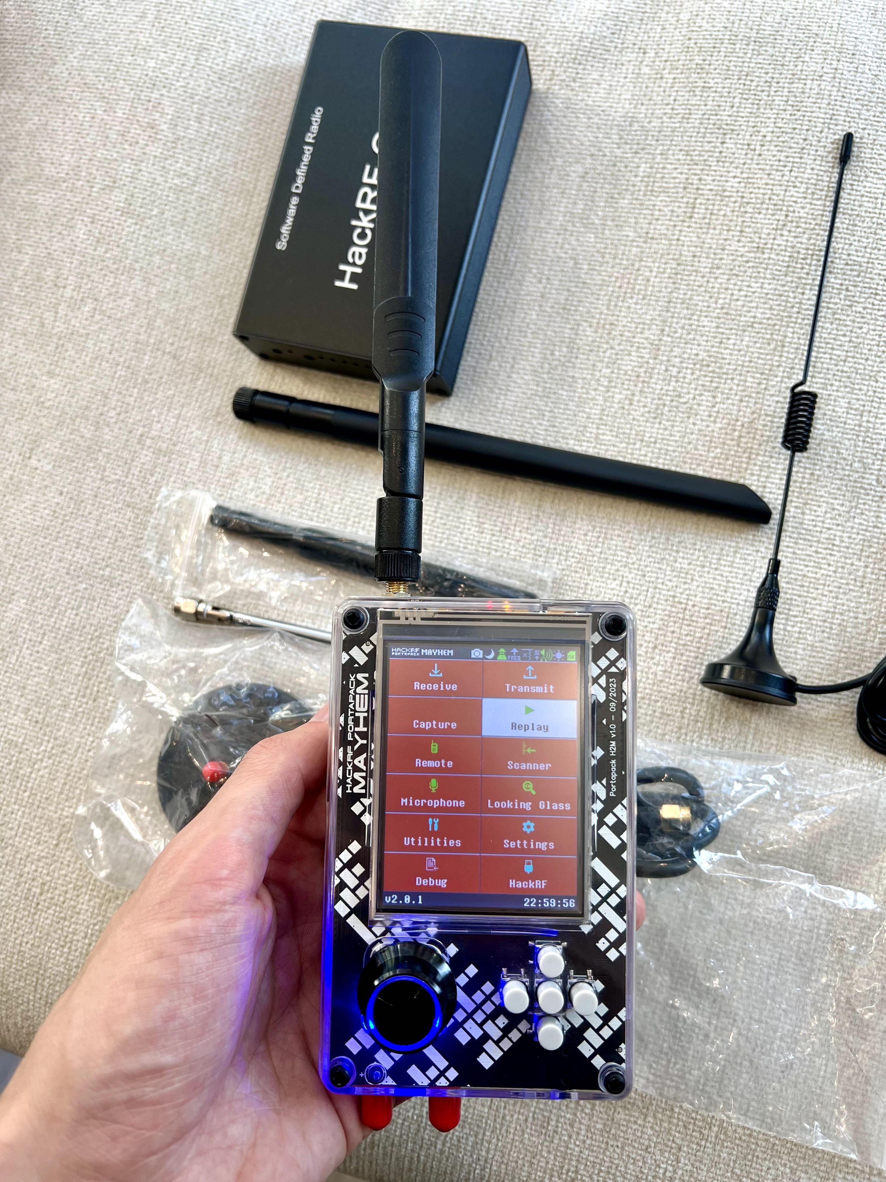 SDR PortaPack H2 + HackRF One з антенами та металевим корпусом